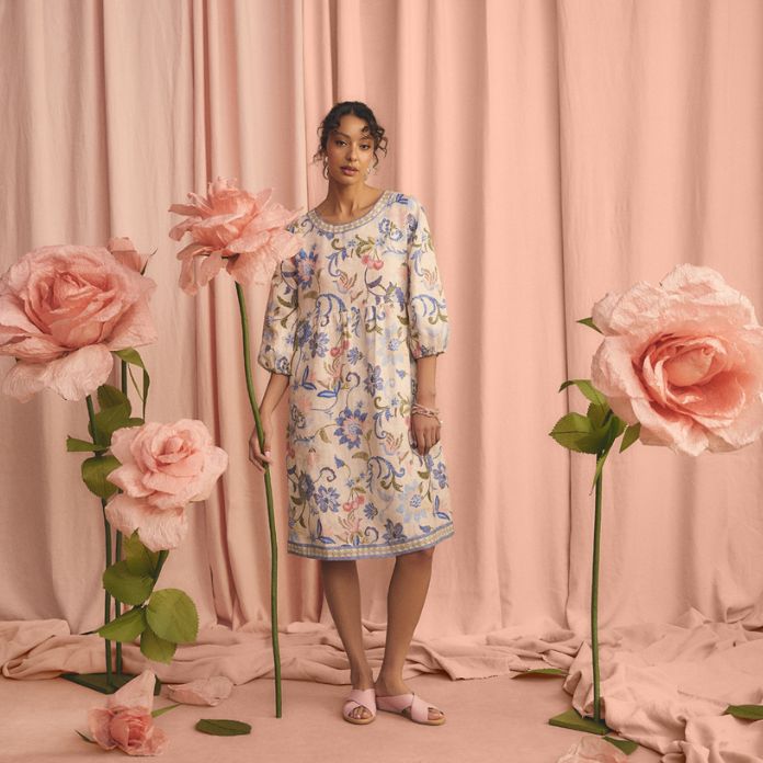 Blue Illusion: Linen in Full Bloom 
